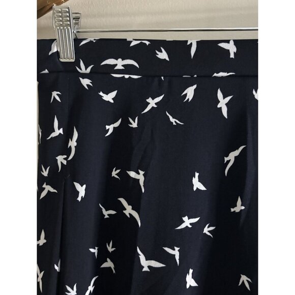 NEW Gilli Navy Blue Bird Pattern Slinky Skirt Size M Pull On Stretch Stichfix - Picture 2 of 10